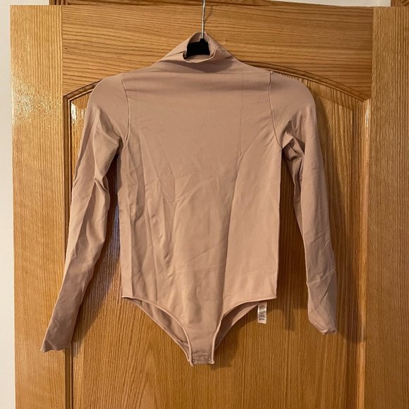 NWOT, SKIMS, ESSENTIAL MOCK NECK LONG SLEEVE BODYSUIT, Size L/XL - Picture 4 of 7